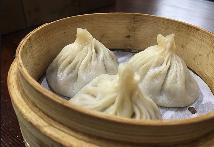 chicken momos